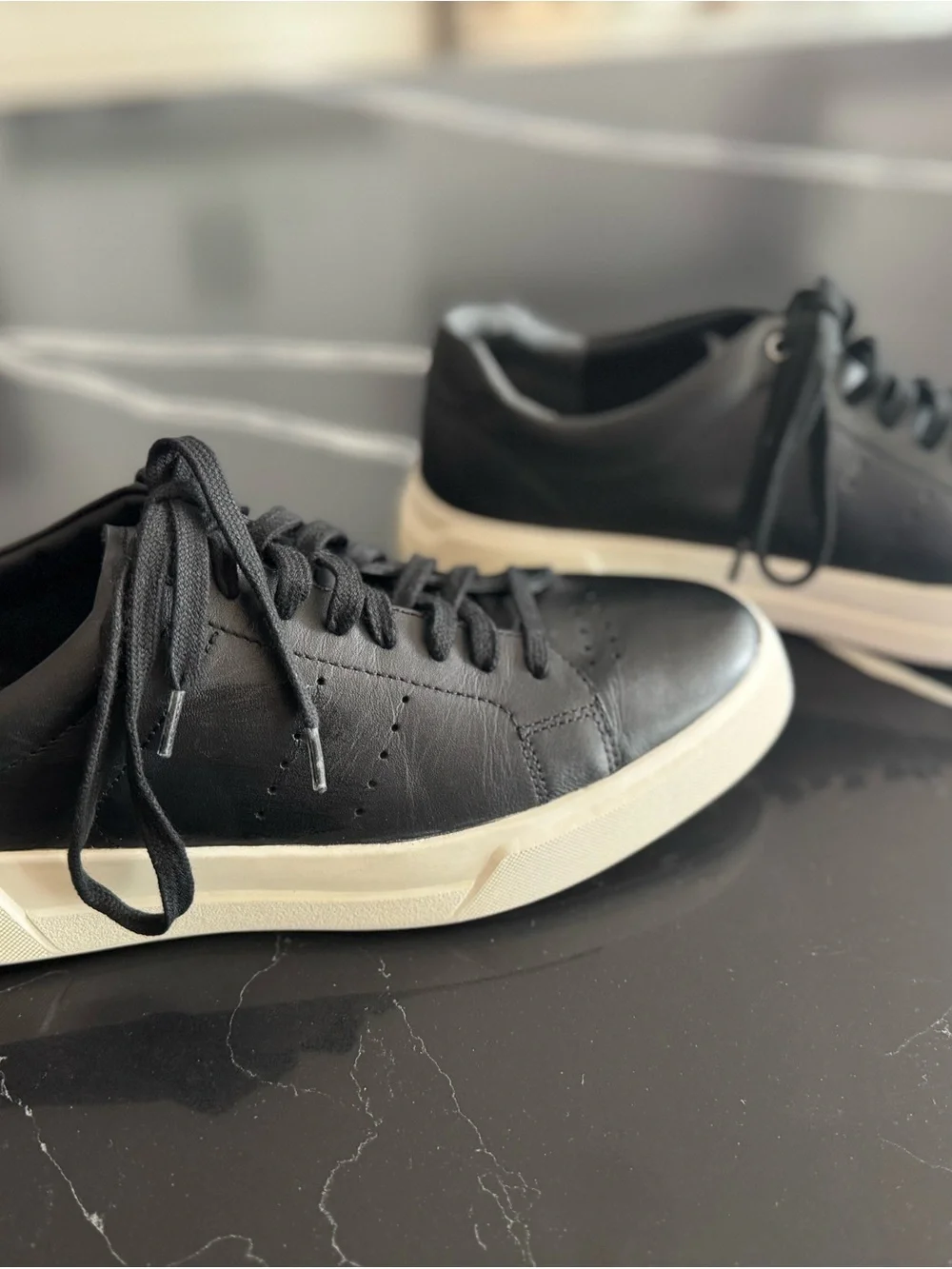 Vince classic black
